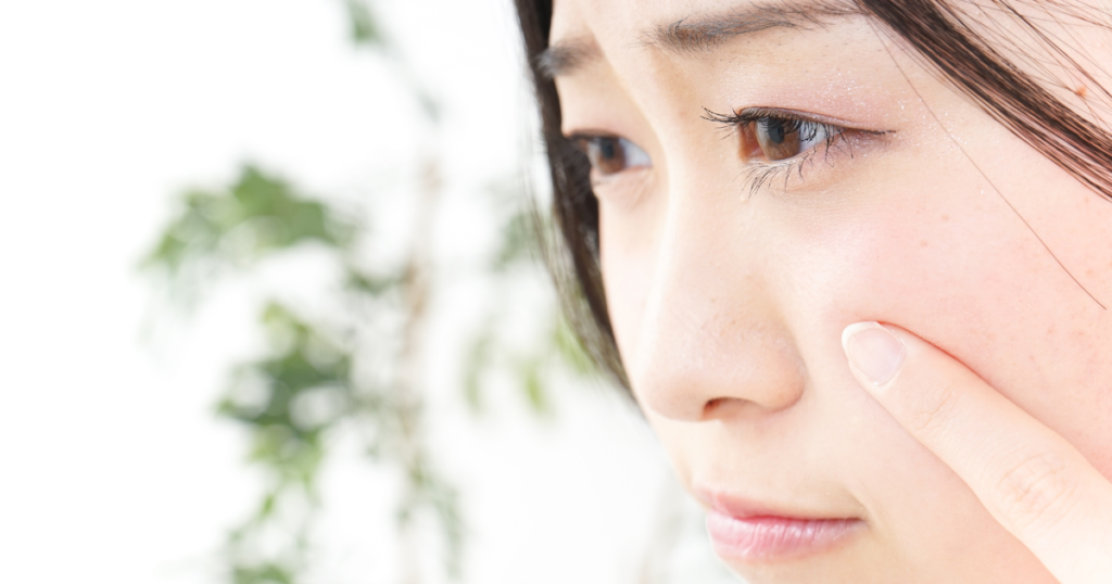 目の開きが悪いのは何が原因?考えられる原因と治療法について詳しく解説|東京・赤坂の美容外科イートップクリニック